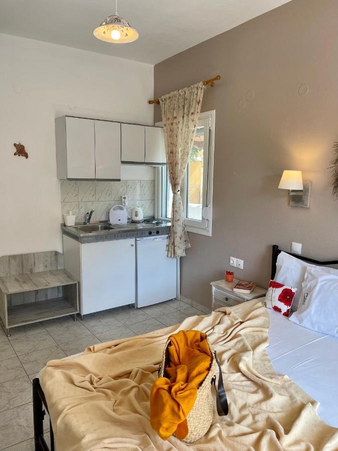 Vana Studios & Apartments Limenaria  Buitenkant foto